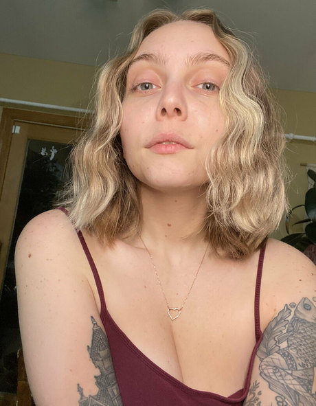 ariberry pornstar nice pics