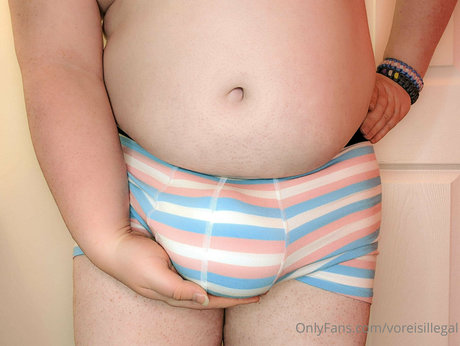 voreisillegal beautiful model img