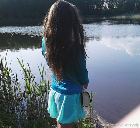 emilycherryvip nude star pics