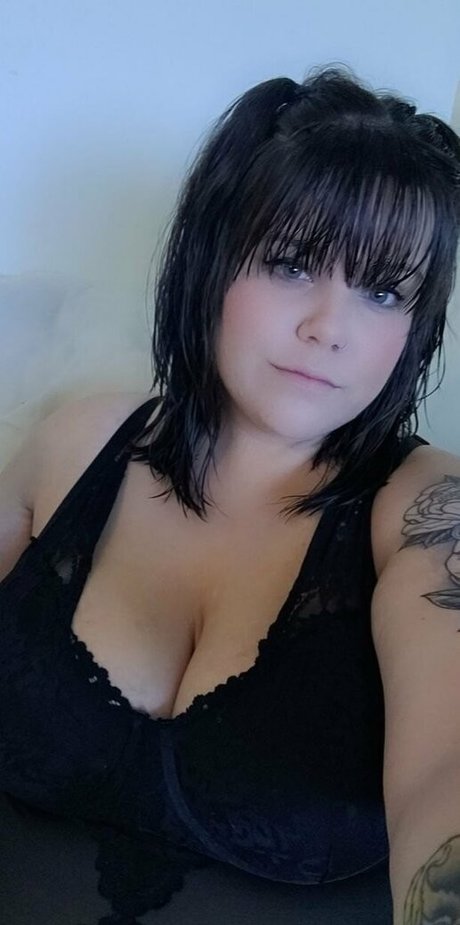 octobermae model hd pic