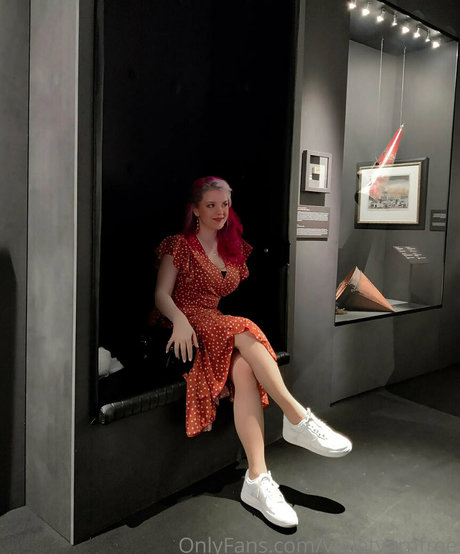 violetvarnfree star nudes pictures