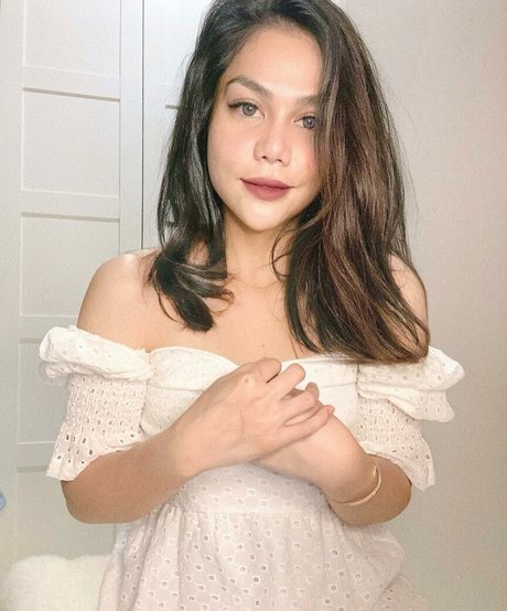 milf yoga onlyfans sexy image