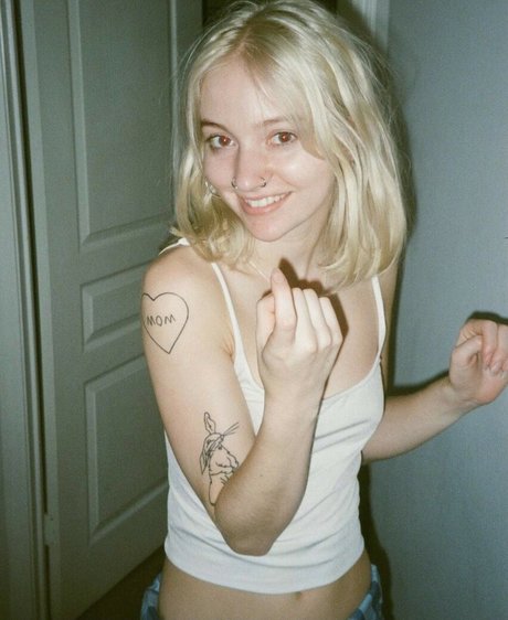 white shemale onlyfans free sex pic