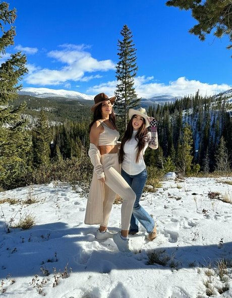 pregnant threesome onlyfans top image