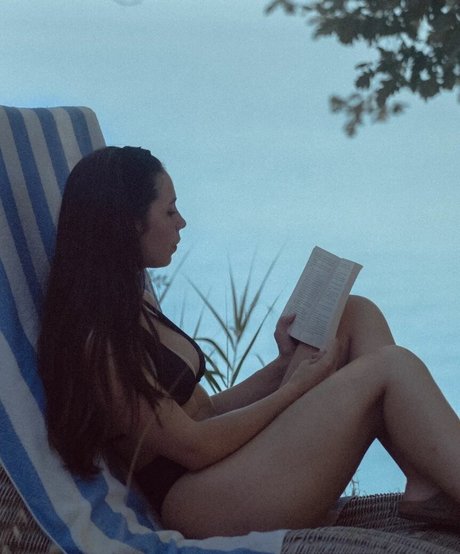 deep onlyfans hot sexy pic