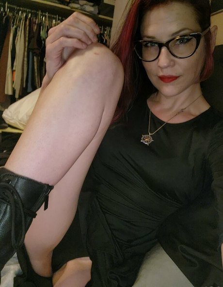 petite girls onlyfans top img