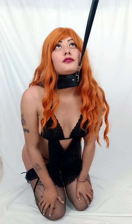 emily chopper top star picture