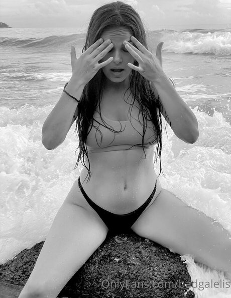 richelis nude model pic