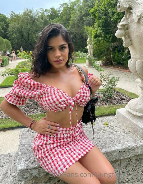 yungflowerxxx star nude pics