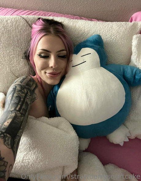 Strawberrysquirtcake naked actress pictures