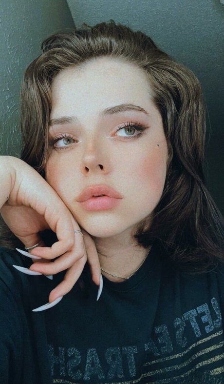 cailythecat star hot pic