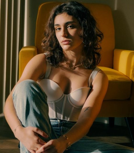 Yasmeen Fletcher pretty actress pictures