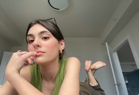 Yasmeen Fletcher model nude image