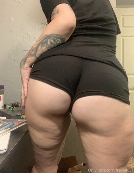 freyjaluv1 pornstar top pictures