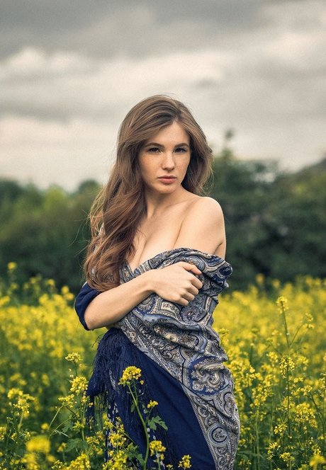 Anyutamoor star exclusive pics