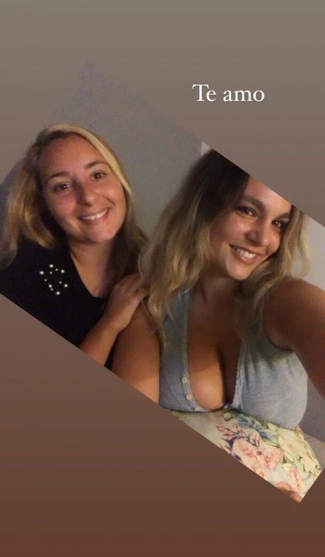 Acronopia star sexy photos