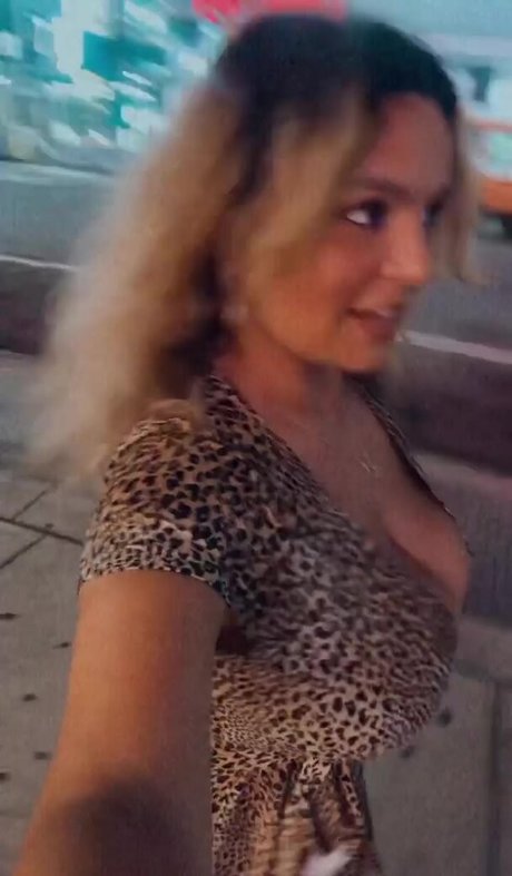 Acronopia adult actress pictures