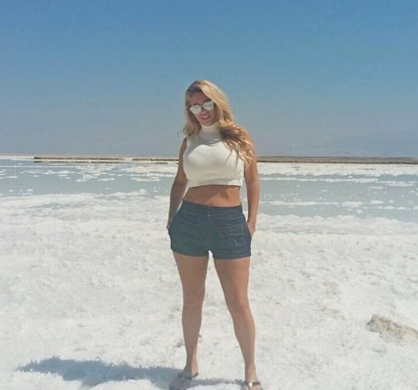 Nicolle A perfect star image