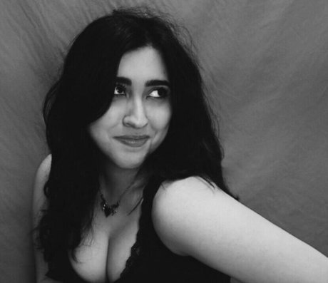 Jennmelon free model pictures