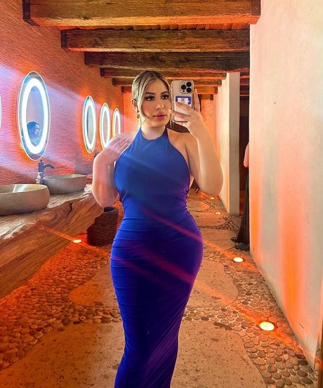 seeedollazz erotic model img