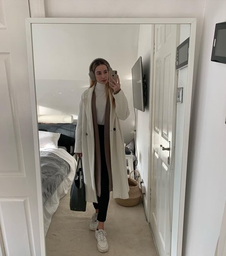 blonde asian onlyfans pornos gallery