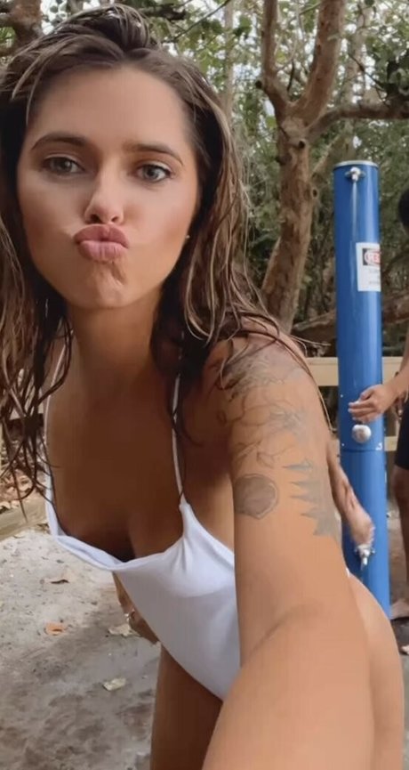 thatpineapplegirl hot model gallery