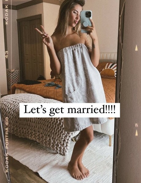 thatpineapplegirl erotic actress img