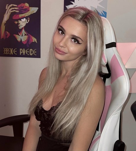 Martina Eliza Photo Gallery