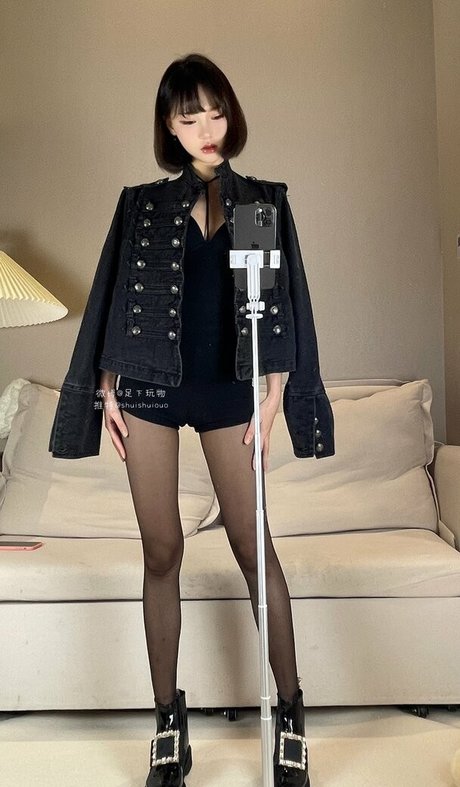 ShuishuiOuO porn actress gallery