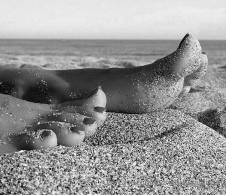 footfetishfantasyyyy beautiful model photo