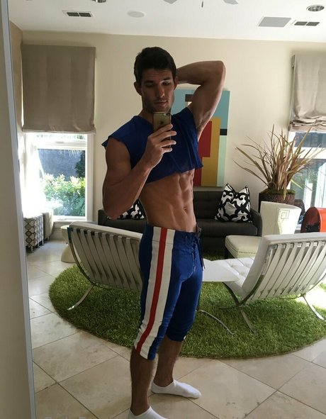 workoutwithkevinfree model naked image