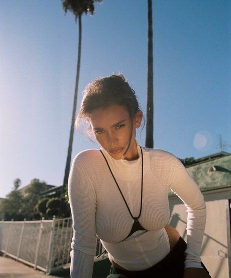 female popular onlyfans hot nude photos