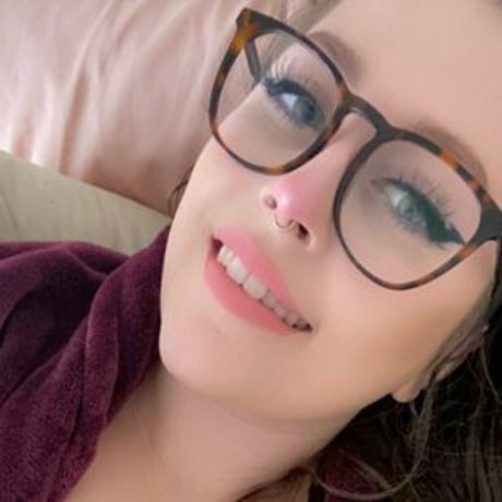 peachy virgo model top photos