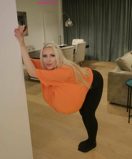 chicks with dicks onlyfans nude images