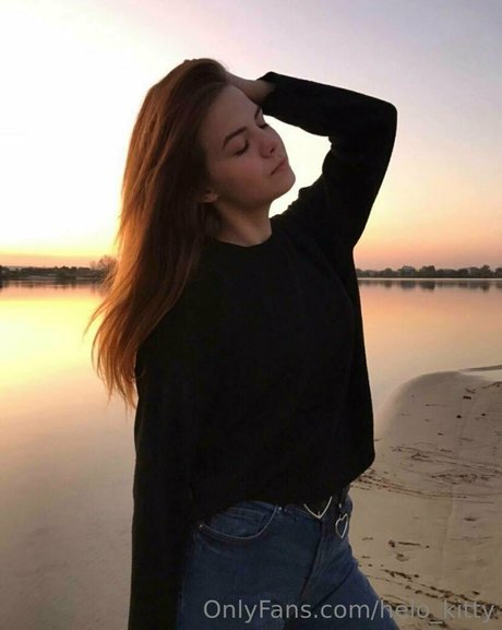 helo kitty perfect model pictures