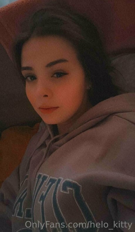 helo kitty hd model pic