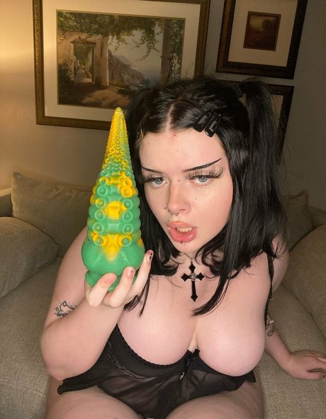 yourfavkittie model nude galleries