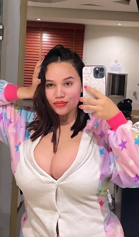 Aileth hd pornstar img