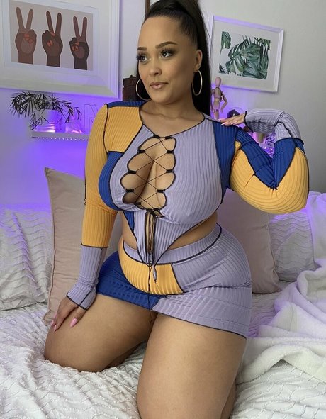 Natalie E Wade star nude photo