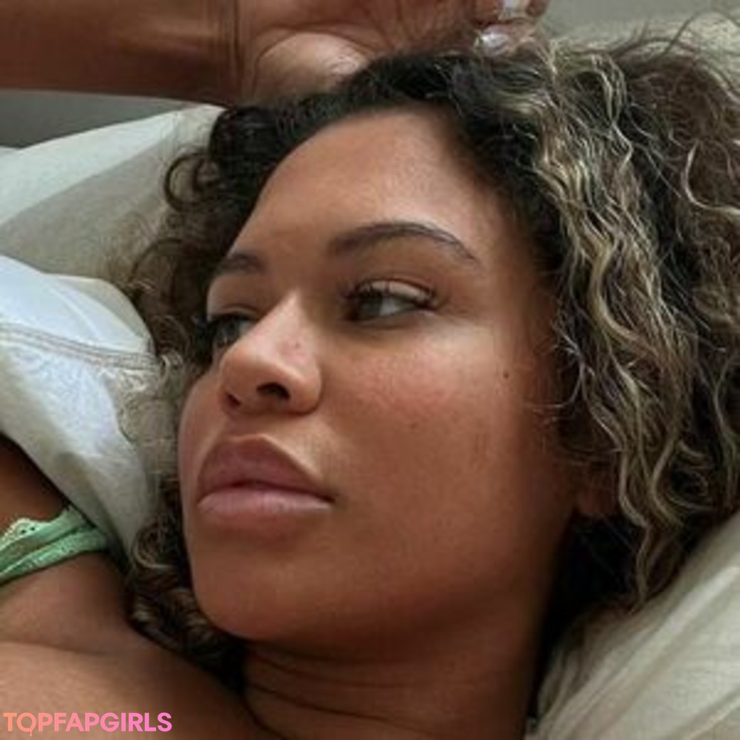 Chanelle Mauricette model art pics