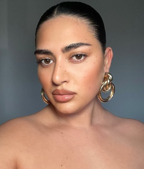 beautiful ladyboy onlyfans beautiful images