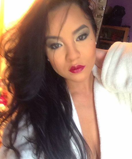 Toni Salina Chee Young perfect model archive