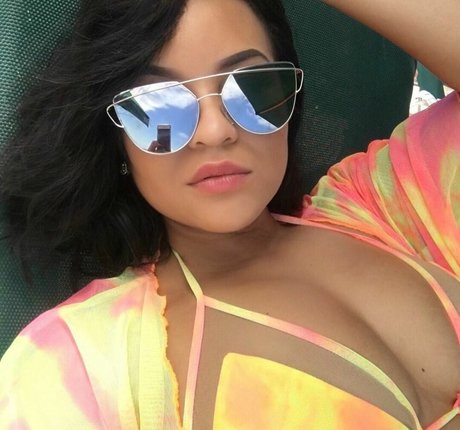 Toni Salina Chee Young xxx model img