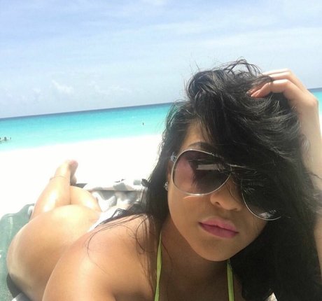 female popular onlyfans nudes pics