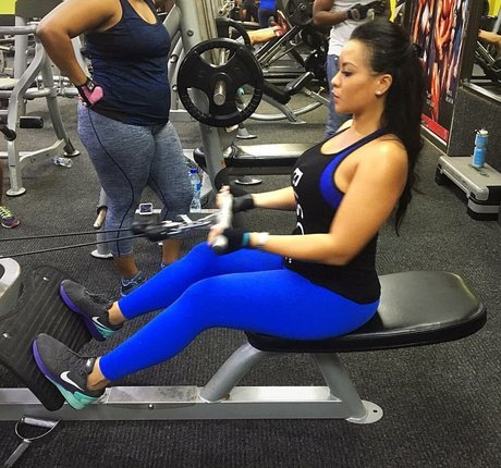 Toni Salina Chee Young hd star img