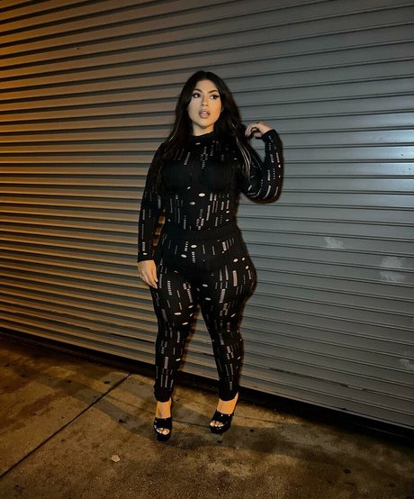 maryalicejenni model erotic photo