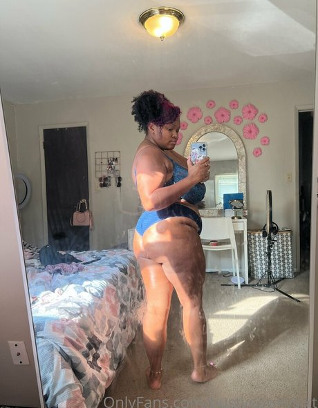 female popular onlyfans beautiful nude image