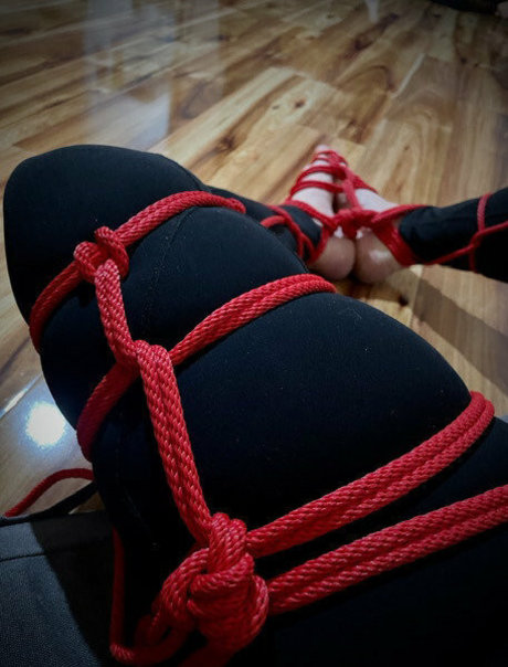 aussiebondagegirl naked pornstar pictures