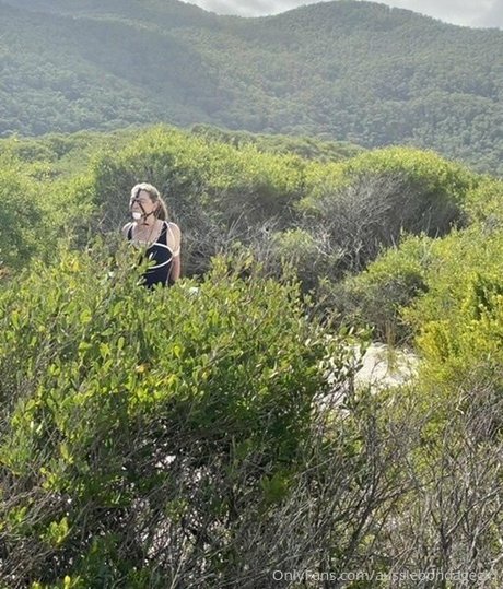 aussiebondagegirl hot actress pictures