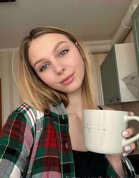 hairy vagina onlyfans top img